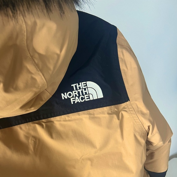 Brand new North Face parka with tags - Picture 7 of 16